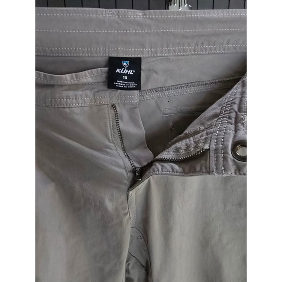 Women's Kuhl Gray Cargo Shorts Size 10 - Picture 7 of 7